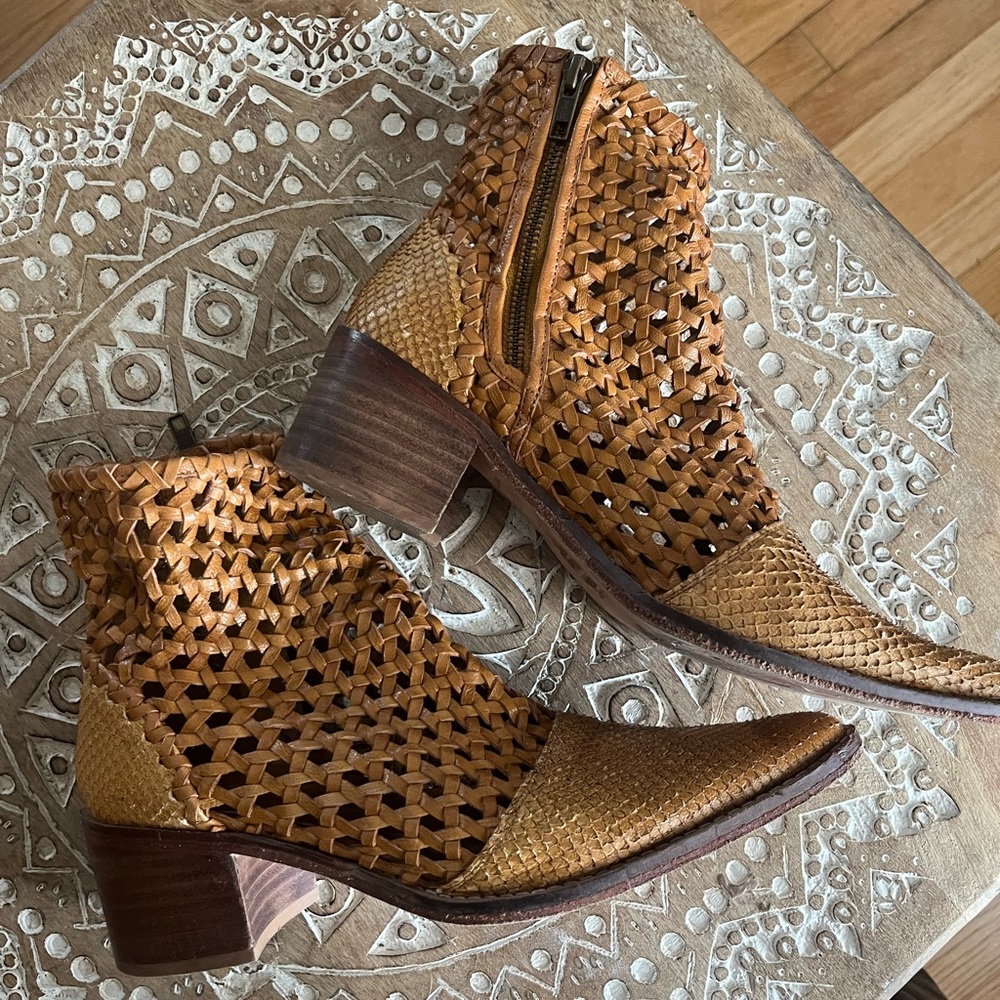 Free People In the Loop Western Boots, size 38